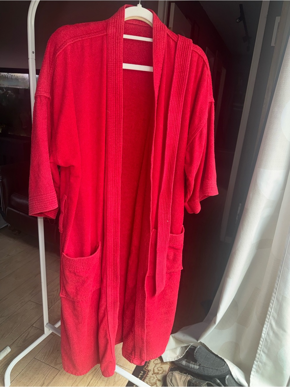 Red Open-Front Robe. - Picture 2 of 3